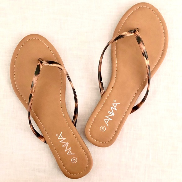 Anna Shoes - Anna Leopard Flip Flops Sz 8 NIB